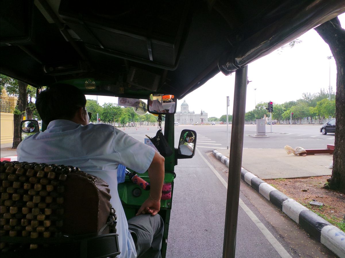 Tuk Tuk02